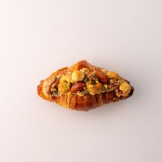 Міні круасан із горіхами 85г