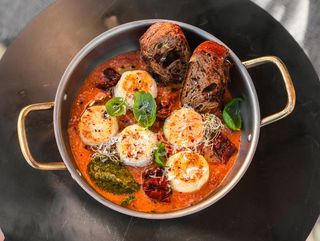 Безлактозні сирники у Томатно-Базиліковому соусі