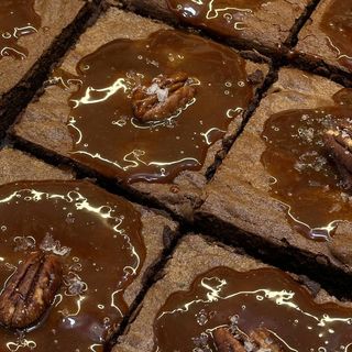 Брауні з пеканом та мальдонською сіллю