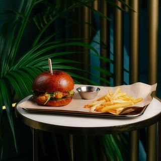 Бургер з тигровою креветкою 