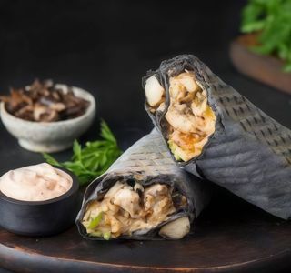 Шаурма в чорному лаваші з картоплею фрі  (490г)