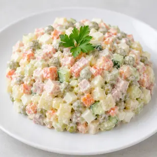 Салат Олів'є 1 порція (200г)