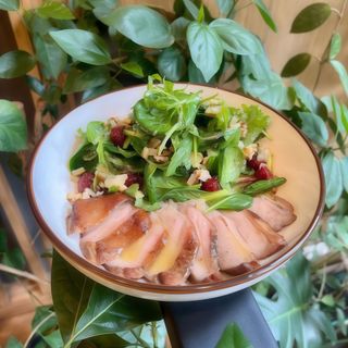 Теплий салат з качиною грудкою (280г)