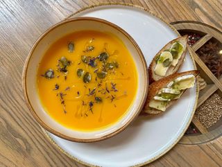 Гарбузовий крем-суп з трюфельною олією (300г)