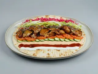Німецька шаурма з куркою в лаваші (430г)