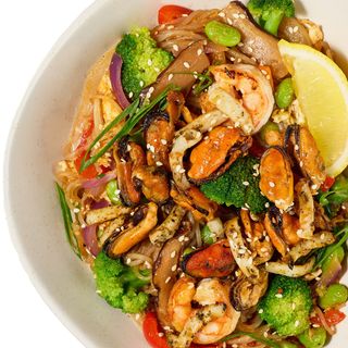 Удон з морепродуктами (350г)