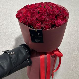 Троянда сорту Мадам Ред 25шт