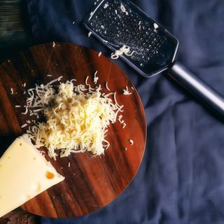 Сир моцарела  (  Як додаток в середину хот-дог  )