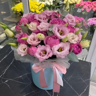 Квіти в коробці «Лавлі»