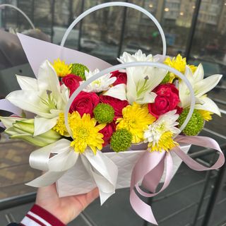 Квіти в кошику «Лілія»