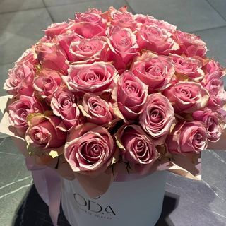 Квіти у коробці «37 Роял»