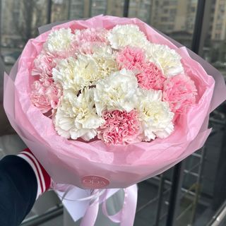 Букет з 15 білих і рожевих гвоздик