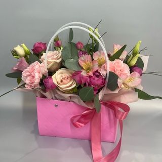 Квіти в кошику «Витонченість»