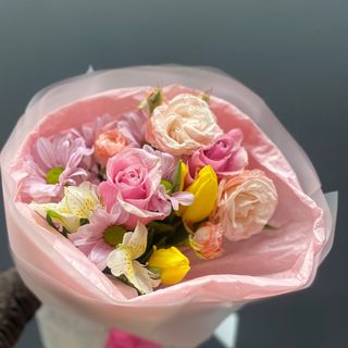 Збірний букет квітів «Оберемок Весни»