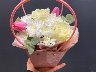 Квіти в кошику « Моніка»