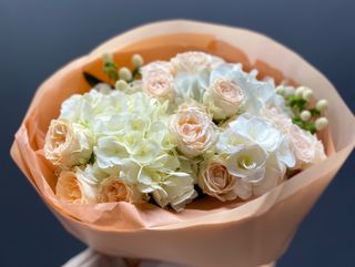 Збірний букет квітів «Глорія»