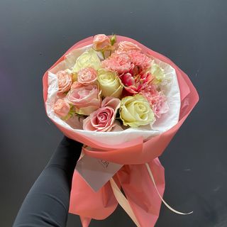 Збірний букет квітів «В тренді»