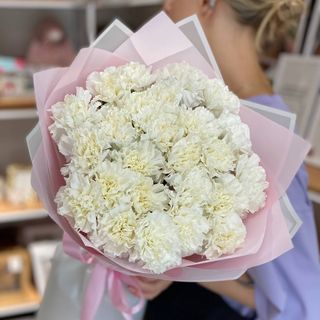 Букет із 25 білих гвоздик