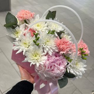 Кошик квітів «Півонія»