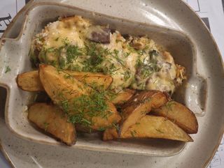 Пательня з куркою та сиром