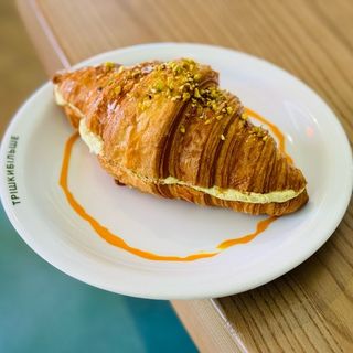 Круасан фісташковий (140гр)