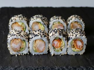 Рол Каліфорнія в кунжуті з креветкою темпура CLASSIC (270/60г)