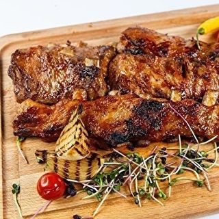 Метр ребер в кавказькому соусi