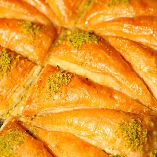 Пахлава в асортименті