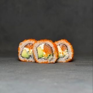 Рол Філадельфія в ікрі з лососем та авокадо (235г/8шт)