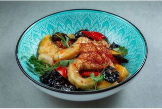 Судак з грибами під солодко-гострим соусом (240г)