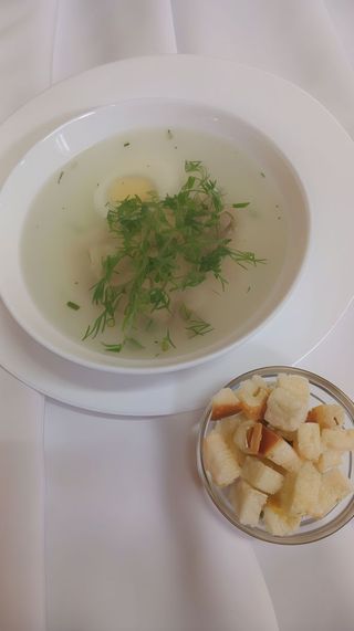 Бульон з куркою, яйцем та сухариками (350г)