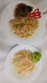 Смажена рибка з Різотто та капустним салатиком (500г)