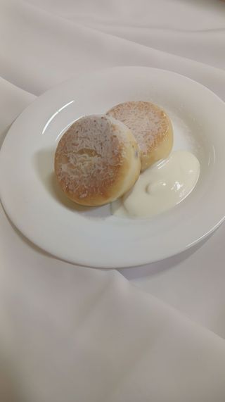 Сирники зі сметанкою (130/40г)