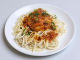 Тефтель курячий зі спагетті