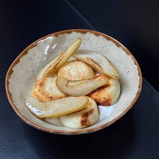 СИРНИКИ З СЕЗОННИМИ ЯГОДАМИ(285г)