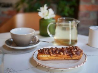 Еклер Снікерс 