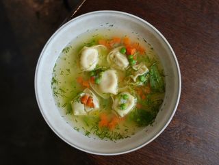 Бульйон з тортеліні