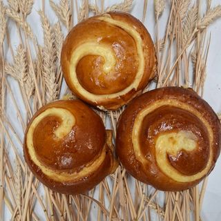 Завиток з заварним кремом