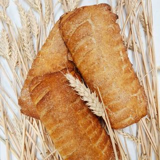 Великий пиріжок з яблуком