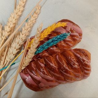 Пиріжок з полуницею