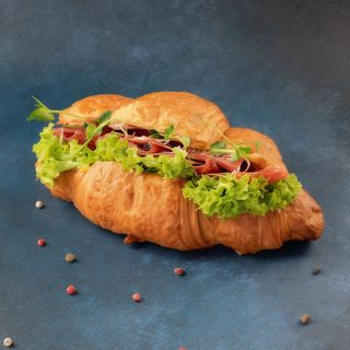 Круасан зерновий з хамоном