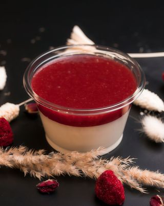 Десерт Панакота ягідна (60г)