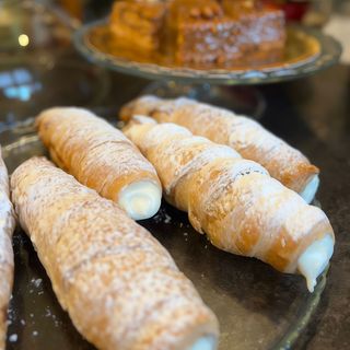 Трубочка з заварним кремом 