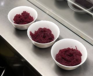 Відварений буряк з хріном (100гр)