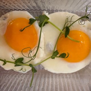 Яєчня-глазунья(з двох яєць)