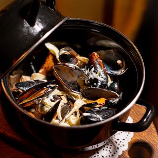 Мідії у вершковому соусі з хрусткою чіабатою