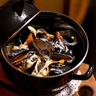 Мідії у сирному соусі з хрусткою чіабатою