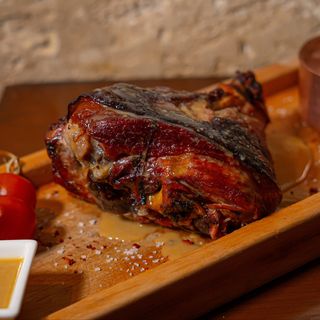 Айсбан - свинна ніжка гриль