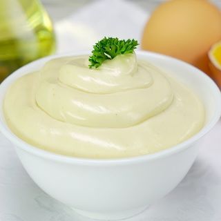 Баночка майонезу