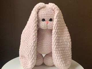 Велика бежева зайка